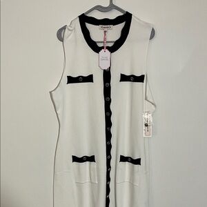 NANETTE LEPORE Sleeveless White Shift Dress with Black Trim